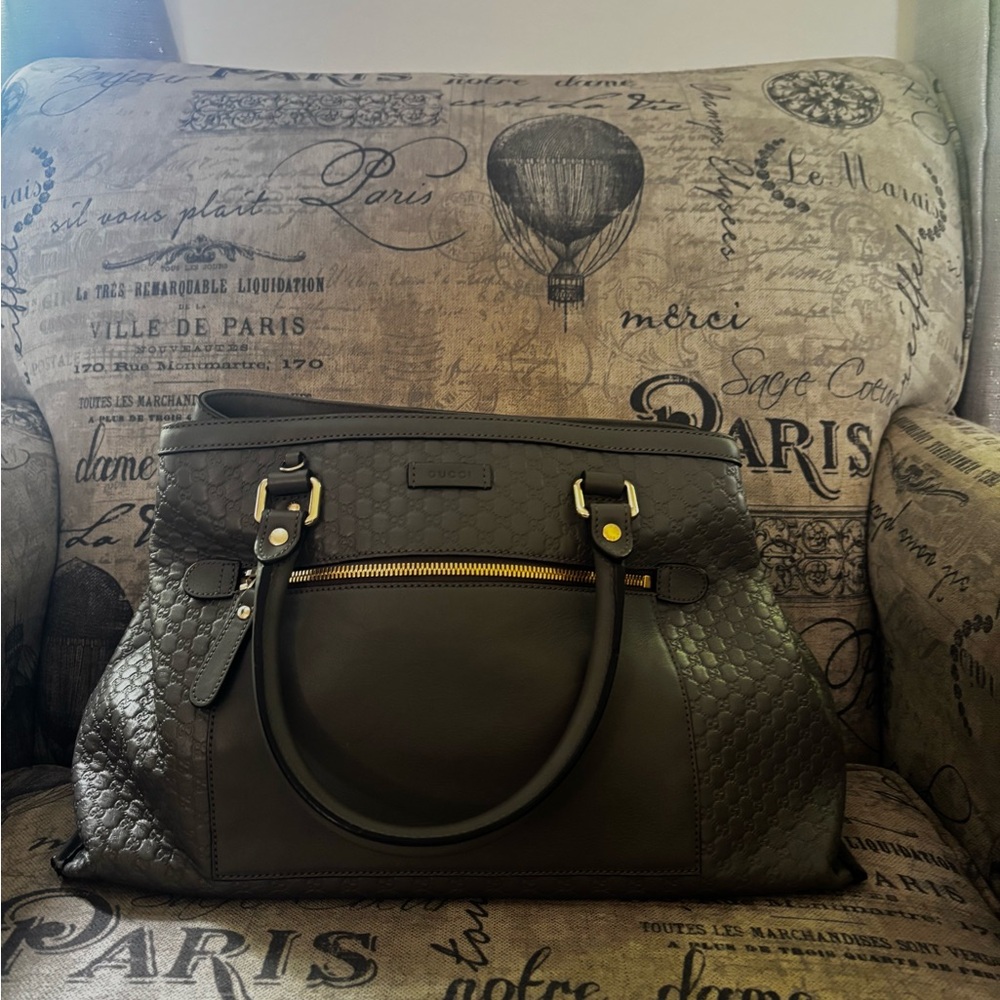 Grey Gucci handbag